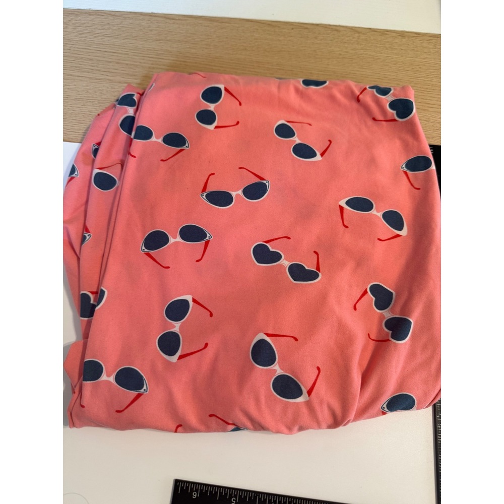LuLaRoe TC2 Plus Size Leggings Coral Pink Sunglasses Print Tall & Curvy 2